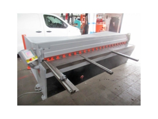 Sheet Metal Cutting Machine - Edwards Pearson 3.5/3000 DD 